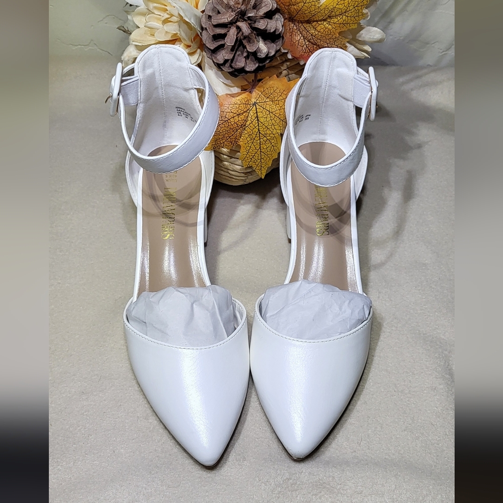 Dream Pairs Women's NWOT White Ankle Strap 2.5in Chunky Low Heel Pumps Size 8.5 - Picture 6 of 15